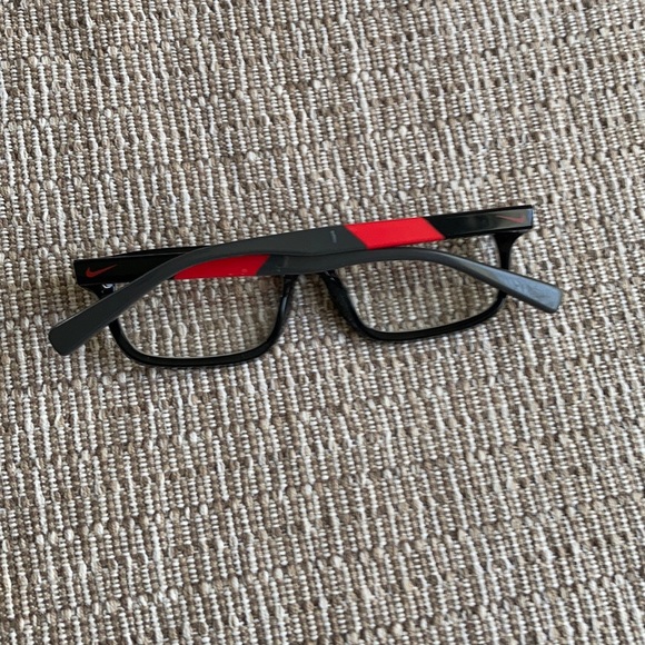 Nike - Picture 6 of 16